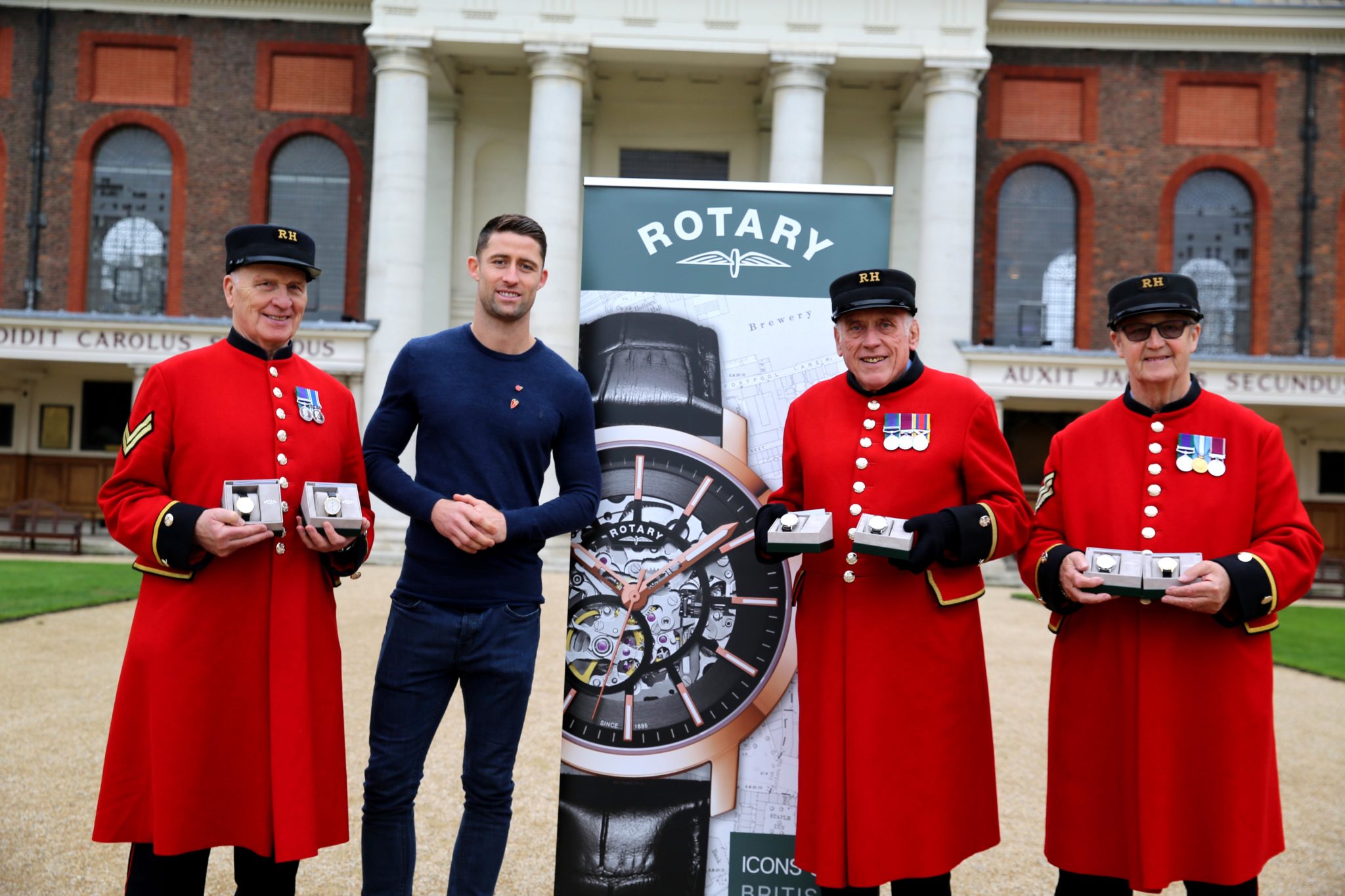 Rotary Raises Money For Chelsea Pensioners
