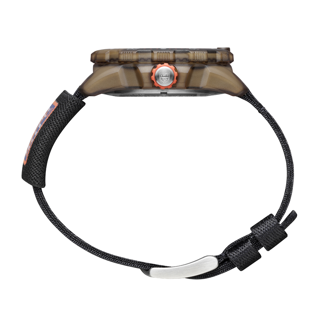 Survival Rule Of 3 Steers Design Of Latest Bear Grylls Luminox Watch