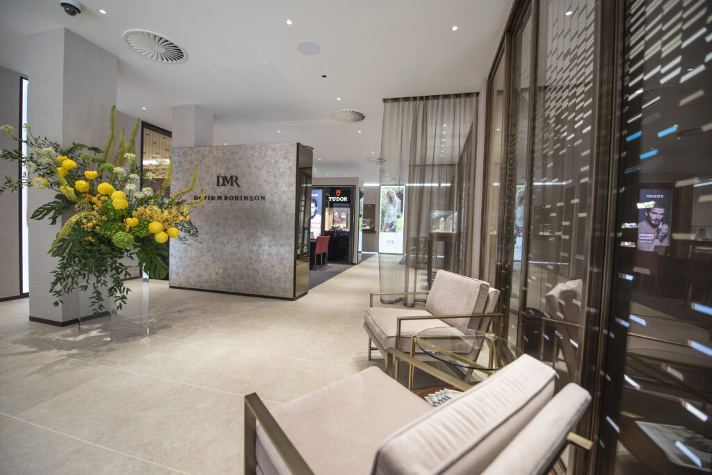 GREATEST SHOWROOMS: David M Robinson, Manchester, UK - Vimarsana News